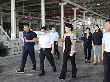 洛陽市長(zhǎng)徐衣顯一行蒞臨鴻元軸承新廠項(xiàng)目建設(shè)現(xiàn)場(chǎng)考察